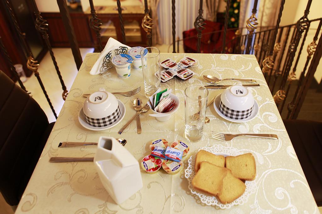Hotel Lanfipe Palace Наполи Екстериор снимка